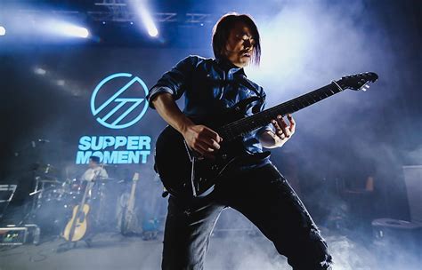 They were formed in 2006 and officially debuted in 2010 under redline music. 起點回顧 / 三場紅館秒殺 Supper Moment 首場台灣演唱會精彩落幕 - KEEDAN.COM