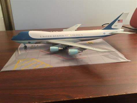 The parents' guide to what's in this movie. 1/200 Gemini Air Force One 29000 - DA.C