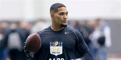James earl conner (born may 5, 1995) is an american football running back for the pittsburgh steelers of the national football league (nfl). Steelers select heroic RB James Conner with pick 105 of ...