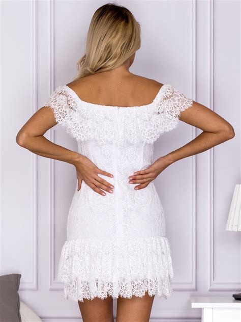 Biała sukienka z koronki z hiszpańskim dekoltem Sukienka na co dzień sklep eButik pl