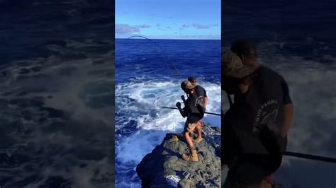 2 Fish 1 Jig Hawaii Fishing Fishing Fishinghawaii Fishingvideo