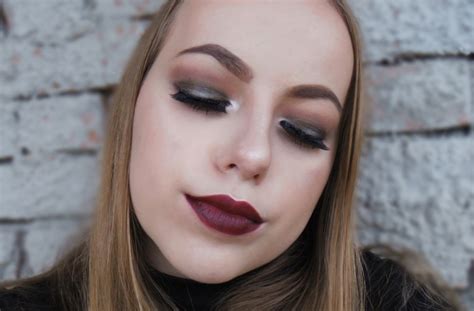 Fall Makeup Look Dark Lip And Neutral Eyes Candy Makeup Girl