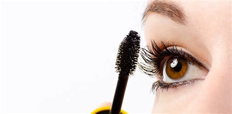 How To Apply Mascara Properly How To Do Everything