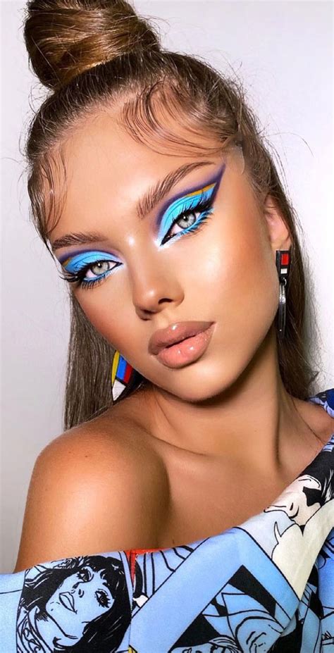 20 Cool Makeup Looks And Ideas For 2021 Bright Blue Eyeshadow Makeup