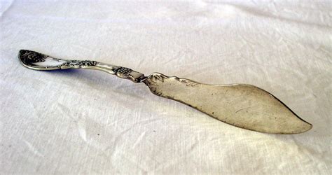 Antique Rogers Bros Twisted Handle Silver Plated Butter Knife La Vigne Pattern Antique