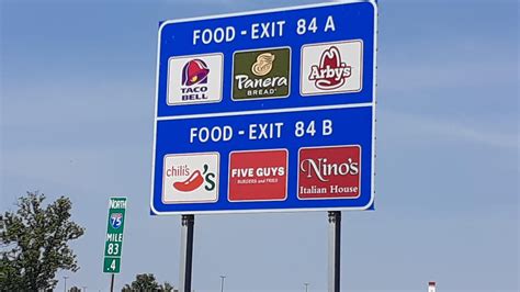 This Food Sign For The Exit To The Great Lakes Crossing Mall Doesnt Show All Restaurants From