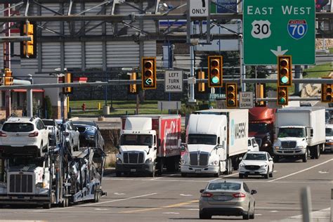 Illinois State Police Warn Drivers Of Incoming Trucker Convoys