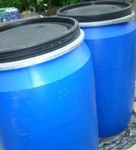 Ihre suche 200 liter tonne. i am me - walk this way: Tong Biru Plastik 200 liter