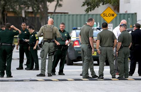 Deputy Collapses In Jail Parking Lot Sun Sentinel