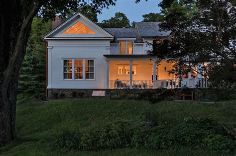 A Classic Hudson Valley Farmhouse Gets An Absolutely Beautiful Makeover