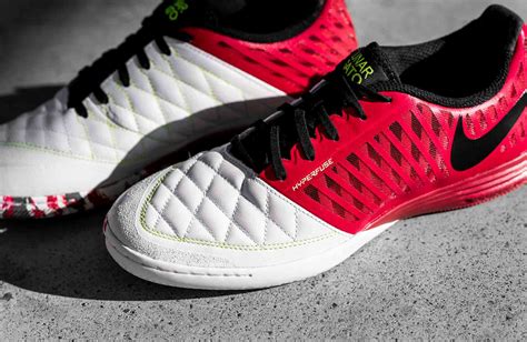 Nike Dévoile De Nouveaux Coloris Pour Sa Gamme De Chaussures De Futsal