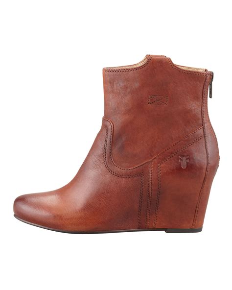 Frye Carson Leather Wedge Bootie Cognac