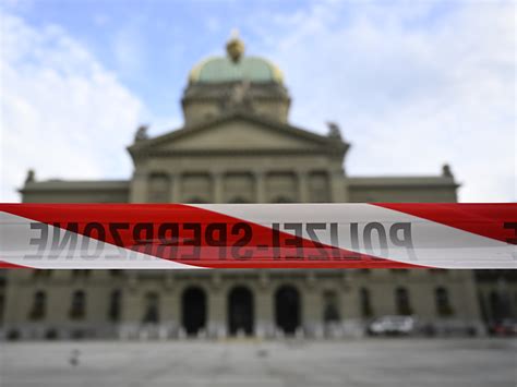 Frapp Polizei riegelt Bundeshaus vorübergehend ab