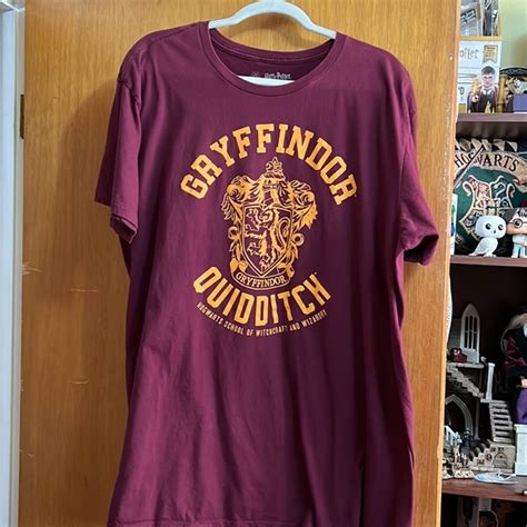 Warner Bros Shirts Gryffindor Quidditch 2x Tshirt Poshmark