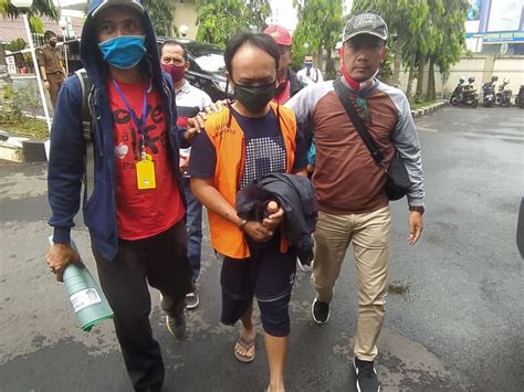 Abdul hafidz merasa perlu menyampaikan kepada masyarakat, karena pabrik sepatu diharapkan mampu menyerap pengangguran, sekaligus daya ungkit bagi pertumbuhan ekonomi daerah. Pabrik Sepatu Purwokerto : Pabrik Sepatu Adidas Tangerang ...