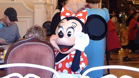 Disney Minnie And Friends Character Dining Breakfast At The Plaza Inn