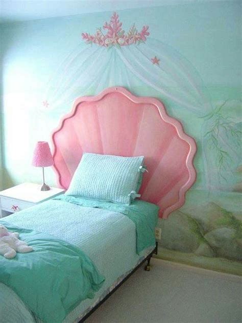 Bring mermaid room decor design to your walls using the colors of the sea: Pin by Ellen Radford on mermaid crowns | Little mermaid ...