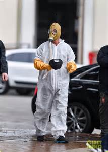 Howie Mandel Wears Hazmat Suit Gas Mask To Agt Photo Howie Mandel Pictures Just