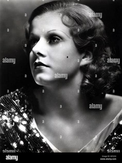 JEAN HARLOW MGM Portrait Still For RED HEADED WOMAN Stock Photo Alamy