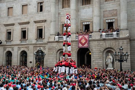 Los Castellers De Barcelona Cumplen 47 Años Con Una Festividad Doble