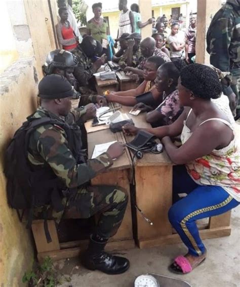 Cameroon Infonet Cameroon Anglophone Crisis Soldiers Undertake Major Humanitarian