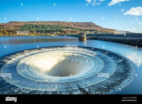 Ladybower Reservoir Overflow Bellmouth Overflow Bell Mouth Spillway