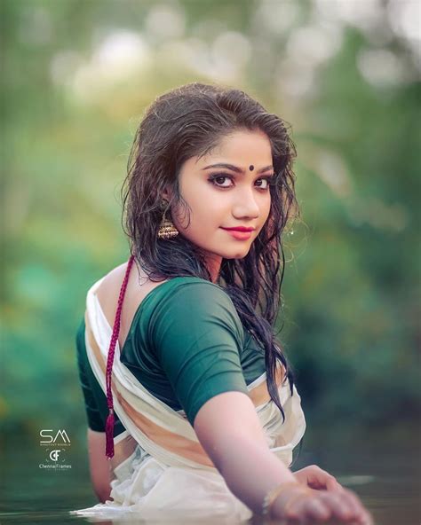 Kerala Beautiful Actress Jasnya Jayadeesh Photos Gallery 3 Beautiful