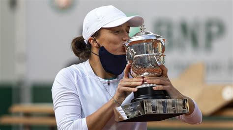 Facebook gives people the power to share and makes the. Polish Teenager Iga Swiatek Wins French Open 2020 - Online ...