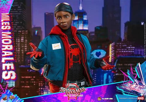 Hot Toys Mms567 Spider Man Into The Spider Verse 1 6th Scale Miles Morales Collectible Figure
