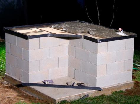 How to Build an Outdoor Pizza Oven | HGTV