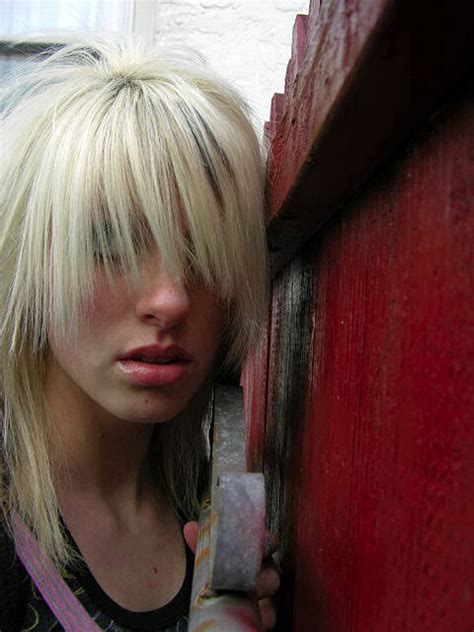 Emo Haircuts For Girls With Long Blonde Hair
