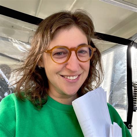 Jeopardy S Mayim Bialik Shares Makeup Free Unfiltered Selfie As She Makes Grand Return To