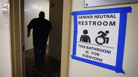 Texas Judge Blocks Obama S Transgender Bathroom Directive Bbc News