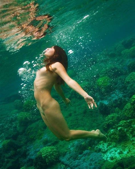 Sexy Underwater Modeling