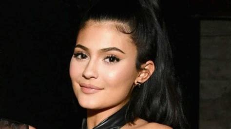 Kylie Jenners Height Weight And Bra Size Measurements Wikiace