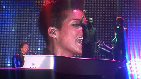 Alicia Keys Tears Always Win Live In Jakarta Nov 29th Youtube