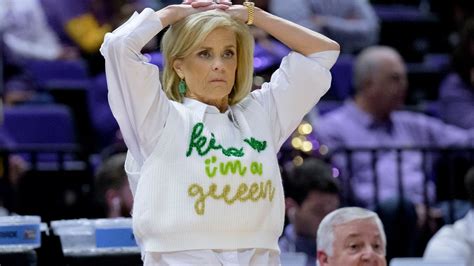 Celebrate Lsu S Final Four Appearance With Coach Kim Mulkey S Best Sideline Outfits Wwltv Com
