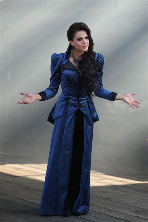 Pin By Aleksandra Ackles Jocić On Once Upon A Time Queen Outfits Evil Queen Costume Queen