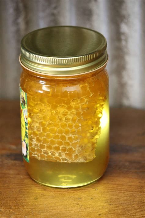 Honeycomb Chunk In Glass Jar Of Honey 16oz Dutchmans Store