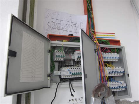 Pembayaran mudah, pengiriman cepat & bisa cicil 0%. HARGA PERKHIDMATAN WIRING ELEKTRIK, PEMASANGAN LAMPU DAN ...