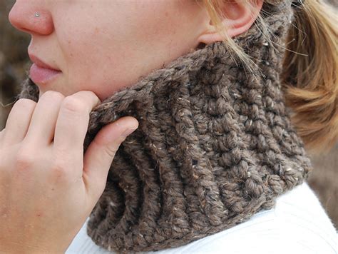 Ravelry Thick Quick Ribbed Cowl Pattern By Lindsey Wolff
