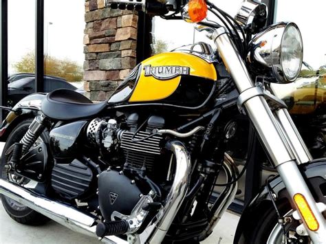 The triumph speedmaster is a cruiser style bike and is powered by a liquid cooled 1,200 cc parallel twin engine, producing 76.4 bhp at 6,100 rpm and maximum torque at just 4,000 rpm. 2003 Triumph Speedmaster Motorcycles for sale
