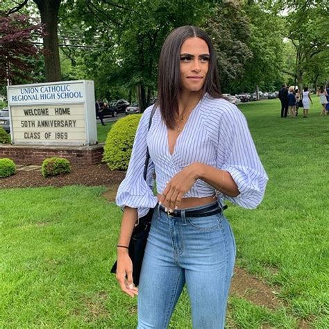 She also seems to be heading to the olympics with all the right priorities, using the competition as a chance to glorify god and honor her country. Pin by Tay on Women's fashion | Fashion, Mom jeans, Sydney ...