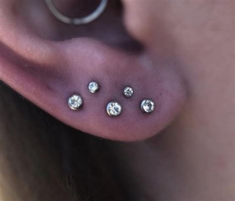 Pin By Sydney Milan On 《accesorios》 Cute Ear Piercings Piercings