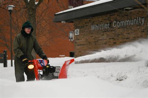 North America Hit With Heat Waves in the South, Blizzards in the North