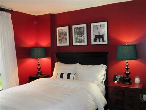 Romantic bedrooms always work best if you add some sparkle and shine. 35+ Lovely Romantic Master Bedroom Decorating Ideas | Red ...