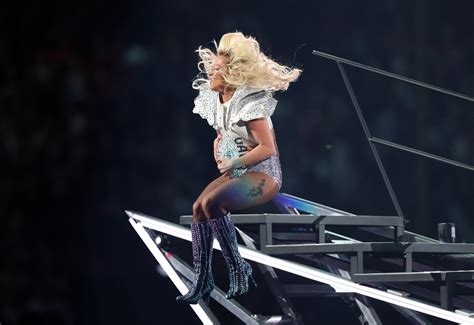 Watch Lady Gagas Full Flashy Super Bowl 51 Halftime Show For The Win