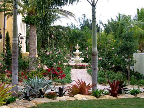 We've rounded up the best landscaping ideas out there in the hopes that they'll help you create the backyard oasis of your dreams. Beach House Gardens Home