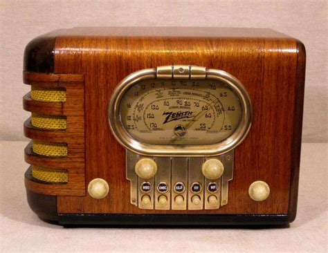 Old Antique Wood Zenith Vintage Tube Radio Restored And Working W