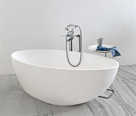 Queste vasche angolari sono in linea con le nuove tendenze dell'arredamento, diventando oggetti di design da mostrare anche dentro la camera da letto. Vasca Da Bagno Ovale Dwg